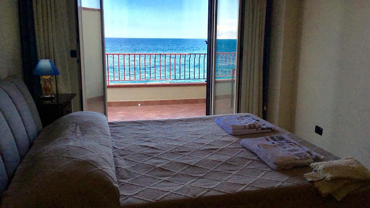 B&B La Sirena サンタ・テレーザ・ディ・リーヴァ エクステリア 写真